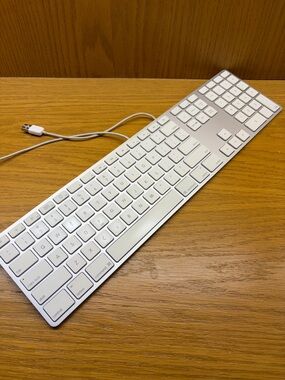 Apple Keyboard